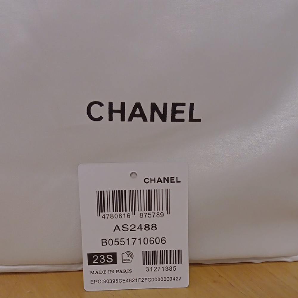 Chanel White and Black Women's Bag - Picture 2 of 8